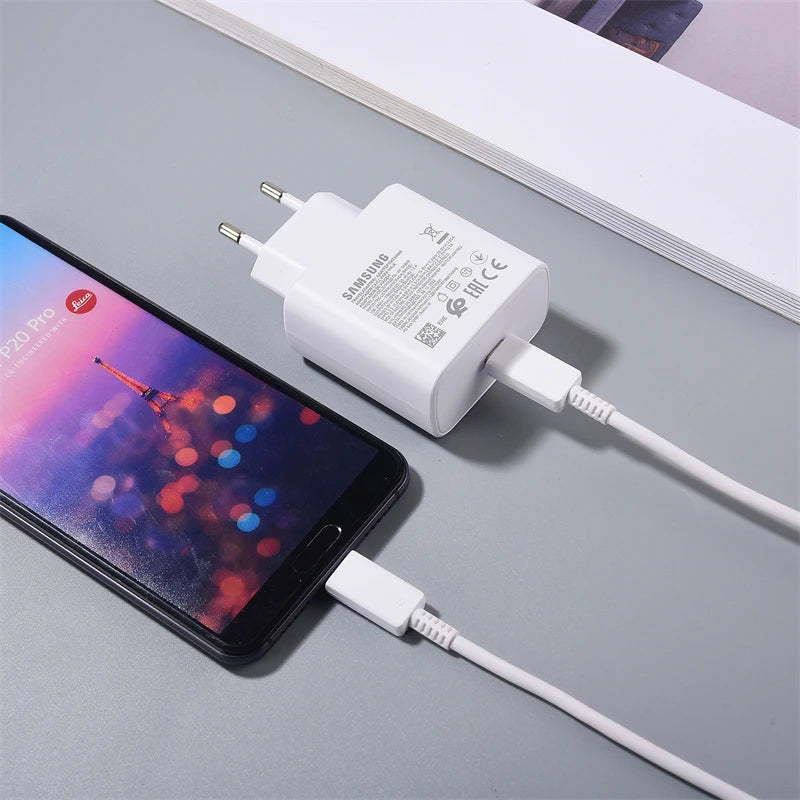 Chargeur ultra rapide d'origine Samsung 45 W pour les collections Samsung Galaxy S/A, Z Flip et Note. Câble USB C vers USB C PD.