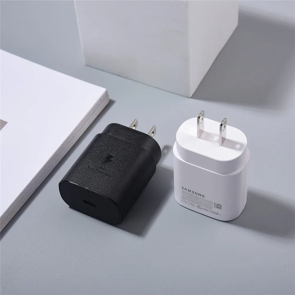 Chargeur USB C d'origine Samsung 25 W, charge ultra rapide, versions américaines, britanniques et européennes disponibles.